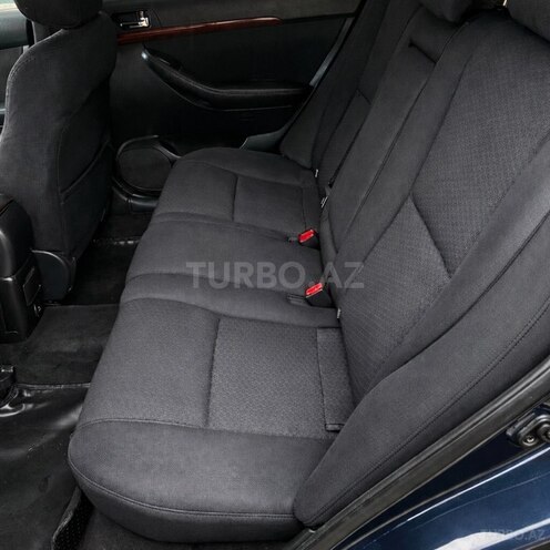Toyota Avensis-10