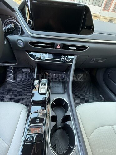 Hyundai Sonata-13