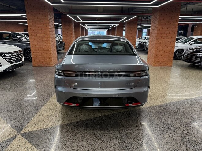 BYD Destroyer 05-13