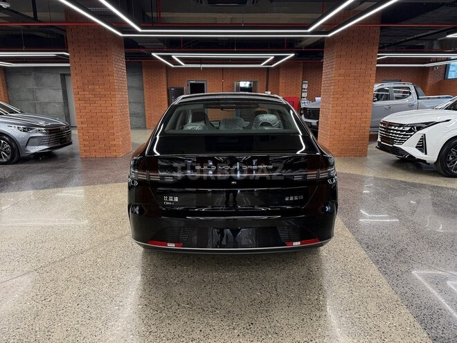BYD Destroyer 05-13