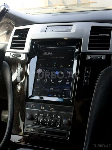 Cadillac Escalade-6