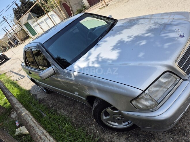 Mercedes C 220 1999, 256,385 km - 2.2 l - Bakı