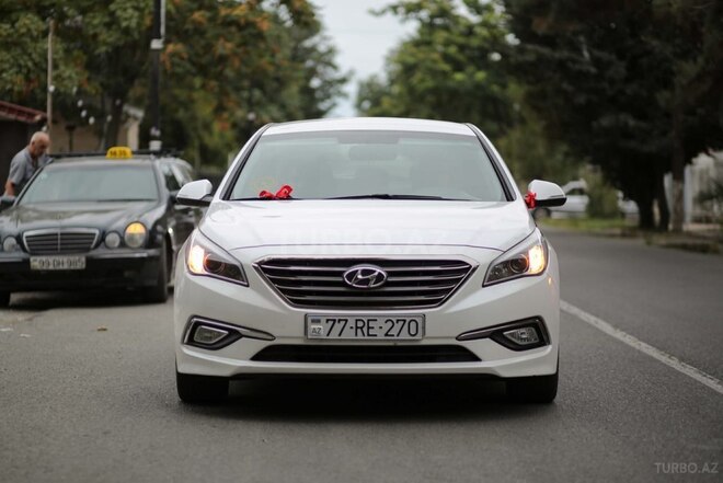 Hyundai Sonata-1