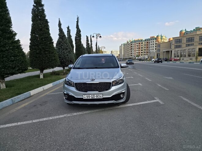 Kia Carnival-4