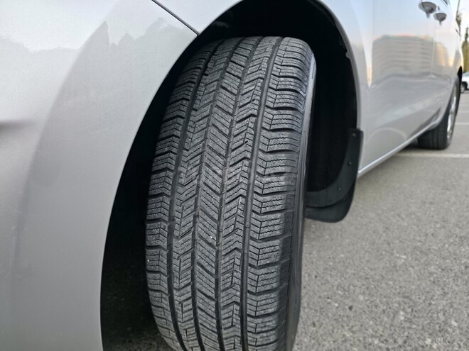 Kia Carnival-5