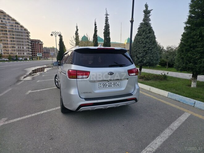 Kia Carnival-6