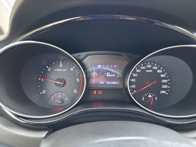 Kia Carnival-8