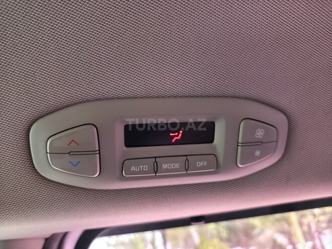 Kia Carnival-12