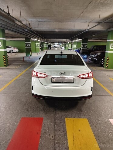 Hyundai Accent-2