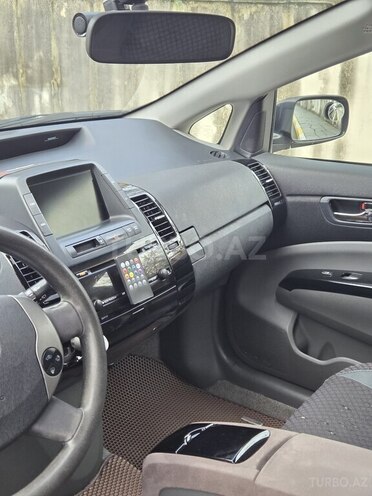 Toyota Prius-6