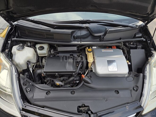 Toyota Prius-5