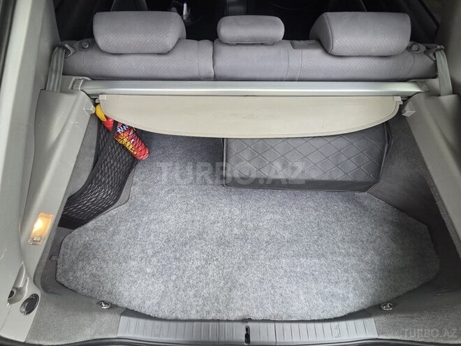 Toyota Prius-12