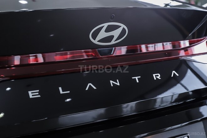 Hyundai Elantra-8
