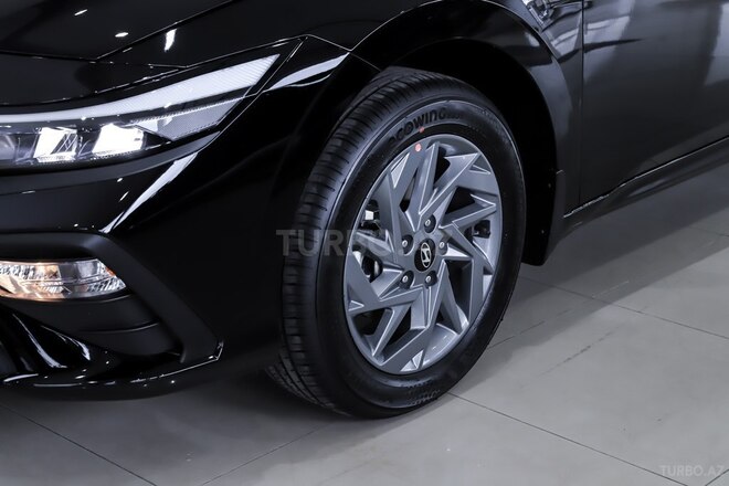 Hyundai Elantra-12
