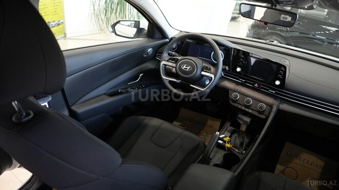 Hyundai Elantra-16