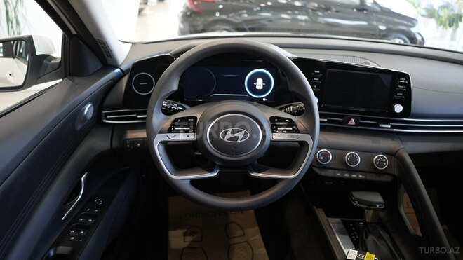Hyundai Elantra-15