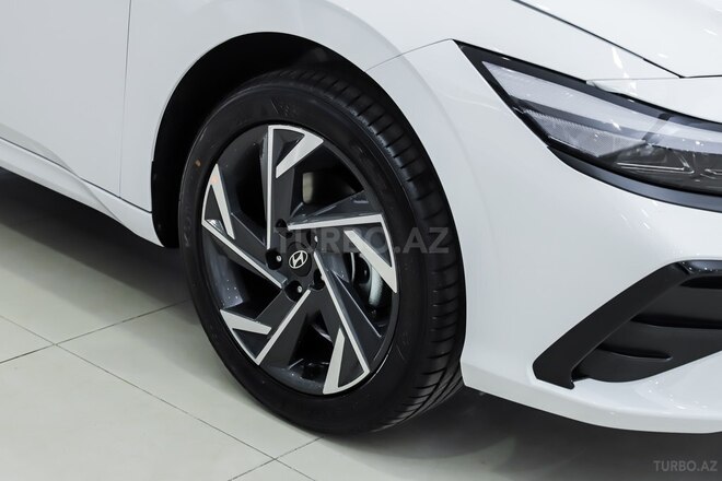 Hyundai Elantra-8
