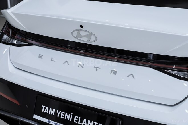 Hyundai Elantra-9
