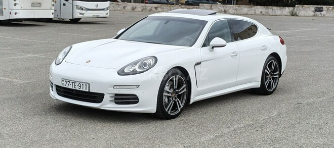 Porsche Panamera-1