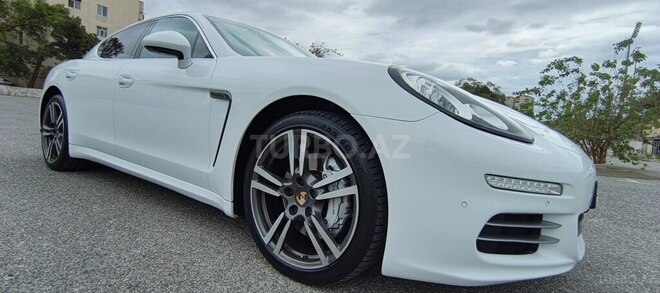 Porsche Panamera-2