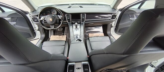 Porsche Panamera-12