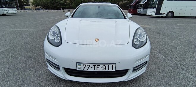 Porsche Panamera-3