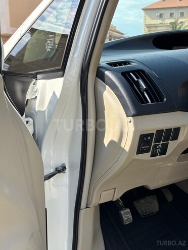 Toyota Prius-10
