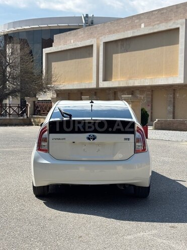 Toyota Prius-2