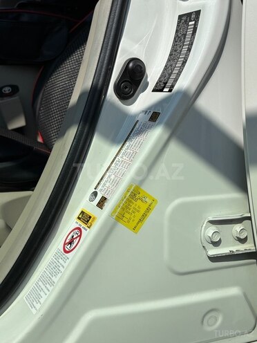 Toyota Prius-11