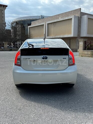 Toyota Prius-9
