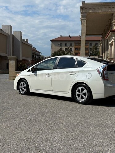 Toyota Prius-4