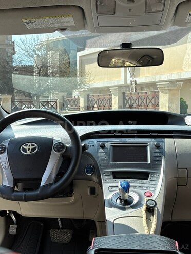 Toyota Prius-14
