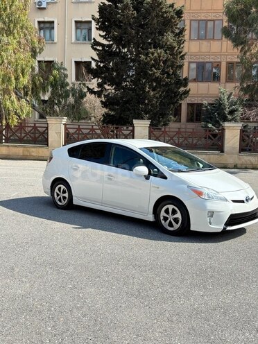 Toyota Prius-8