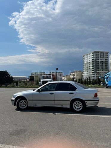 BMW 318-5