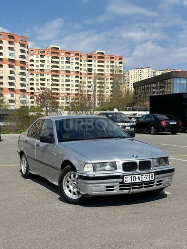 BMW 318-3