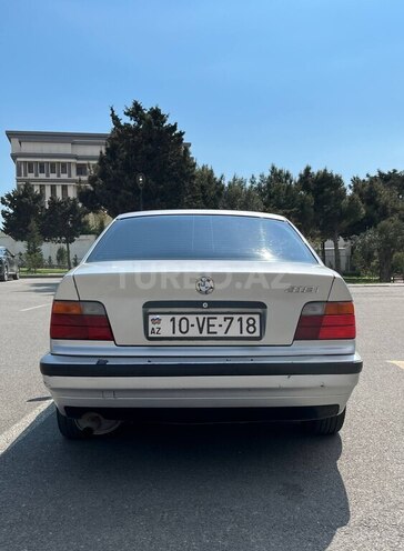 BMW 318-7