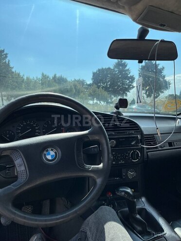 BMW 318-12