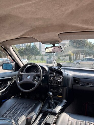 BMW 318-10