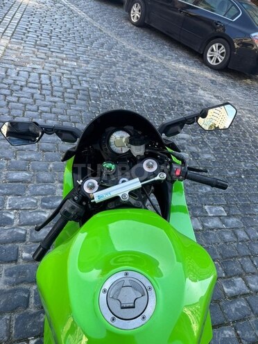 Kawasaki ZX-10RR -10