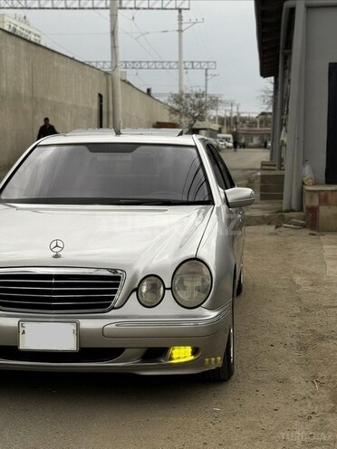 Mercedes E 320-4