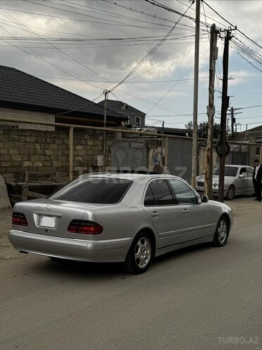 Mercedes E 320-7