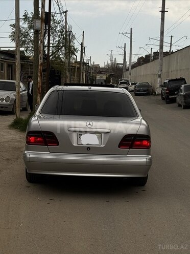 Mercedes E 320-12