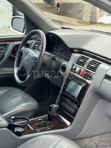 Mercedes E 320-14