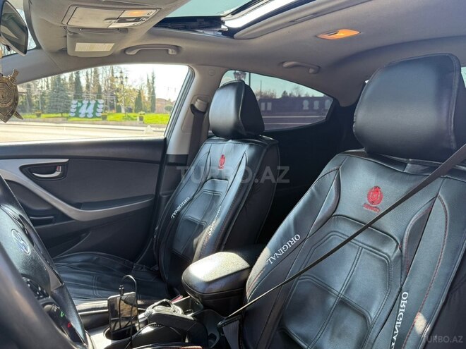 Hyundai Elantra-8