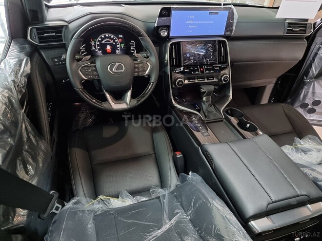 Lexus LX 600-18