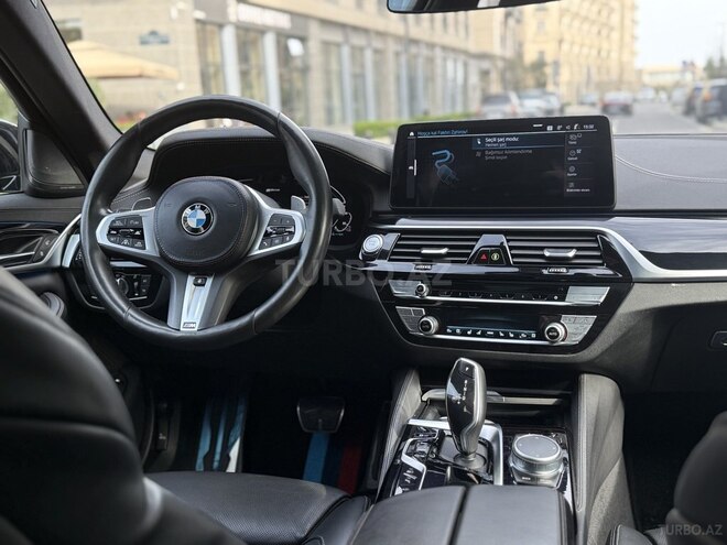 BMW 530e-15