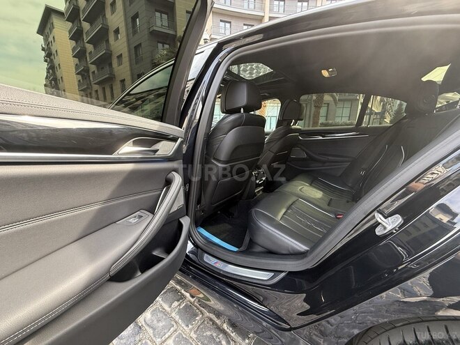 BMW 530e-16