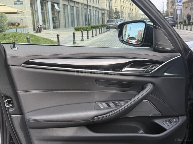 BMW 530e-22