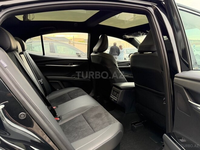 Toyota Camry-12