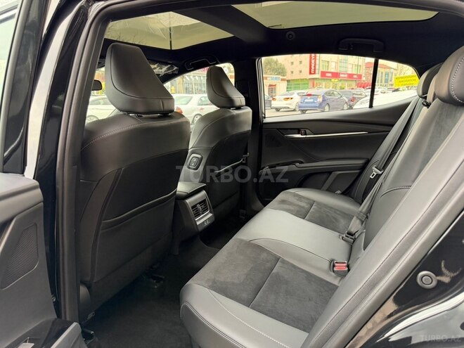 Toyota Camry-13